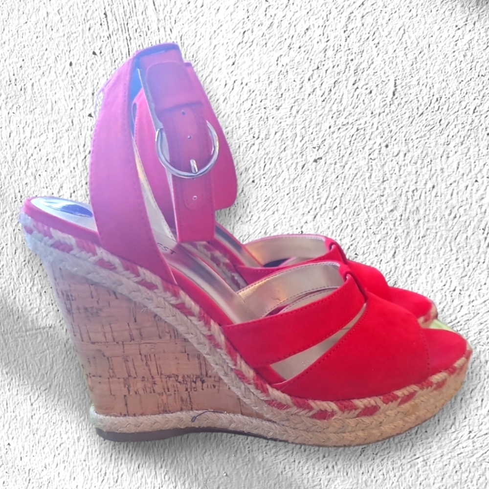 Nine West Nwot Red Wedge Ankle Strap Sandal Size 8.5m